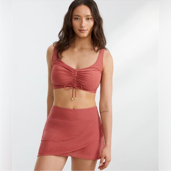 Coco Reef Other - COCO REEF Classic Solid Mesh Layer
Skort Swim Bottom sz Small in Lava
Coral NWT